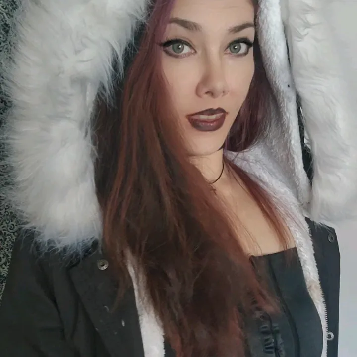 thegirlwiththecursemark