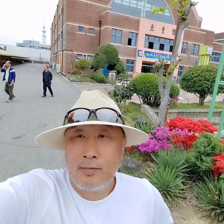 @younghokim05