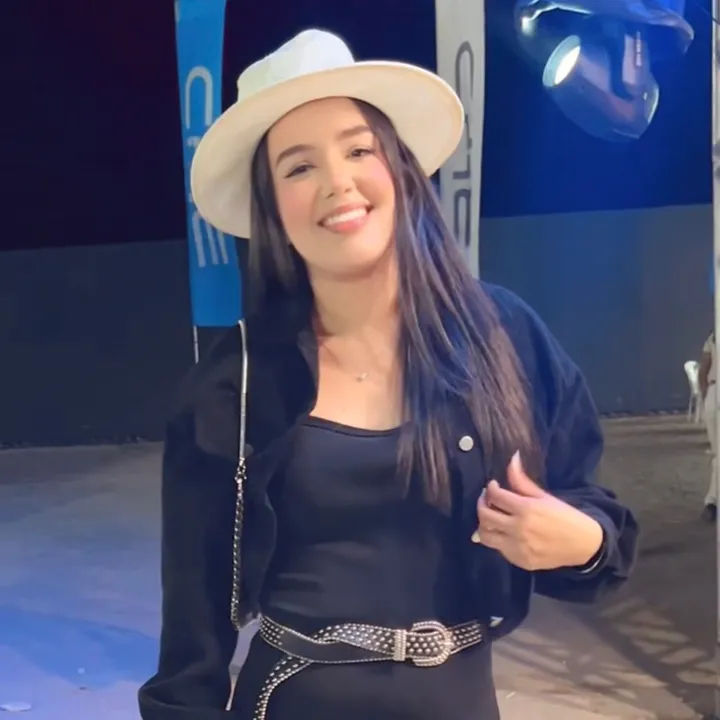 laviniaa_gomees