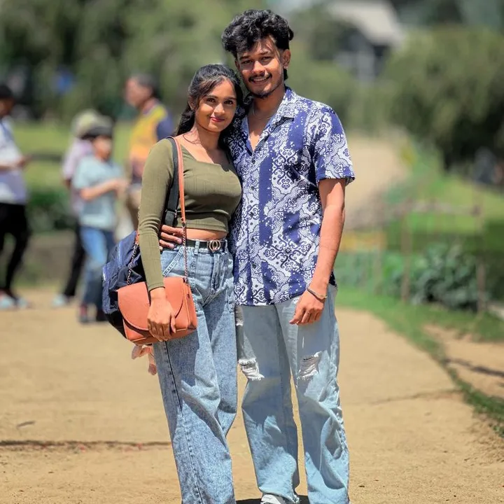 ravi_nishu3_24
