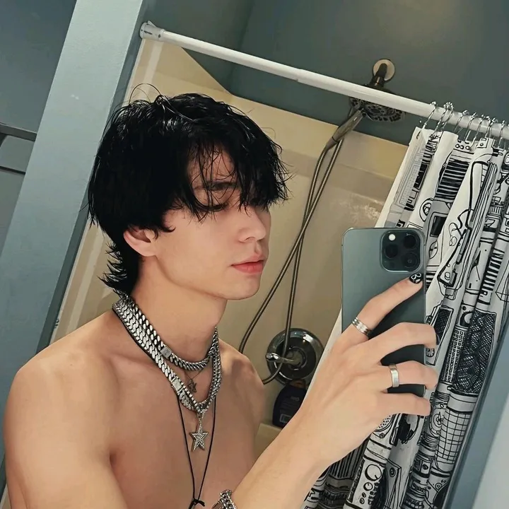 hot_b0ys._