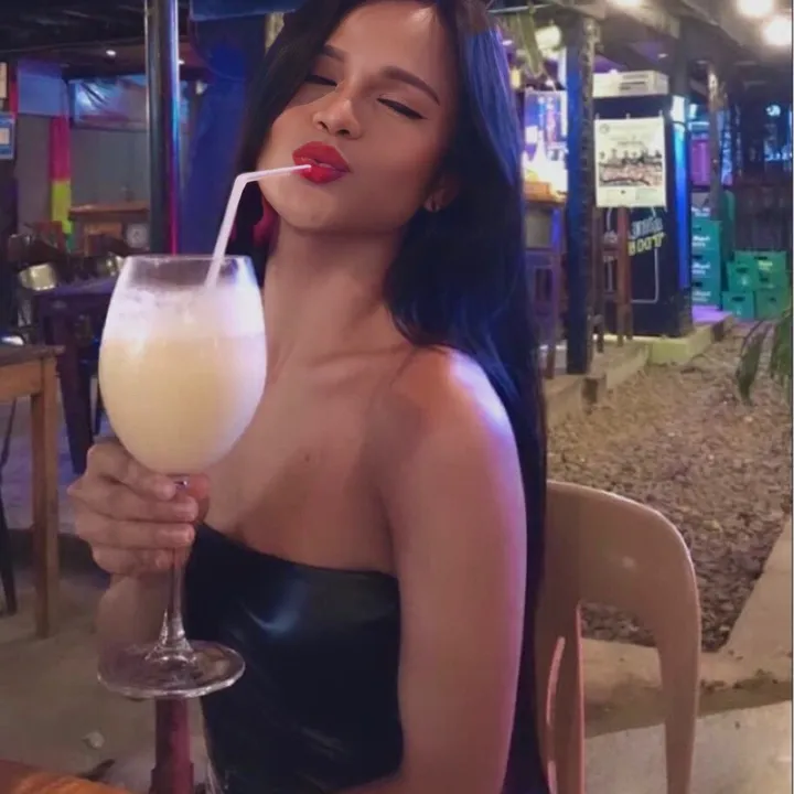 ts_ellamartinez