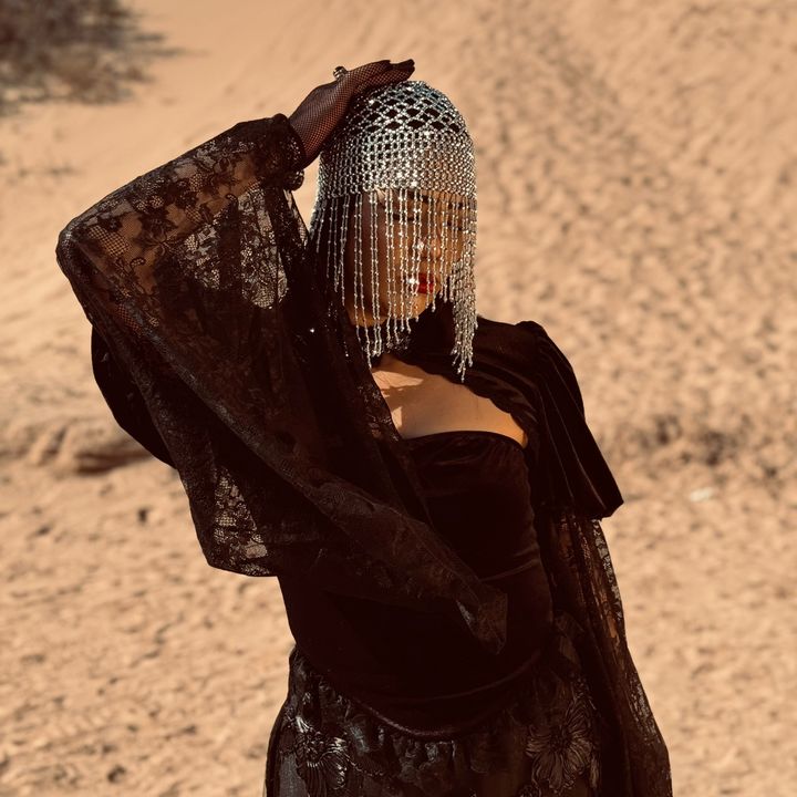 NovaQueen - Blati