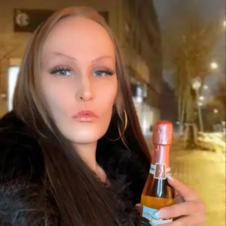 emiliathewoman5