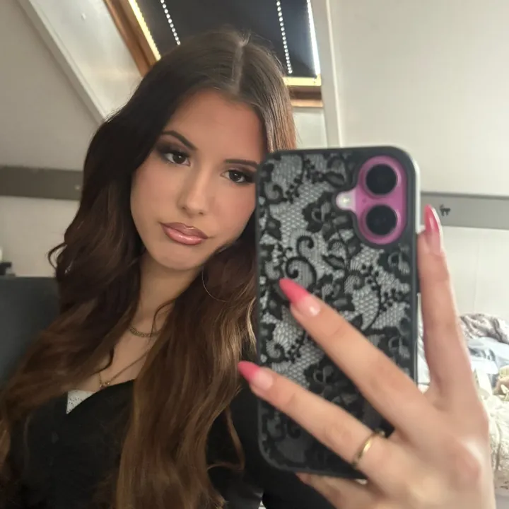selinaofficial._
