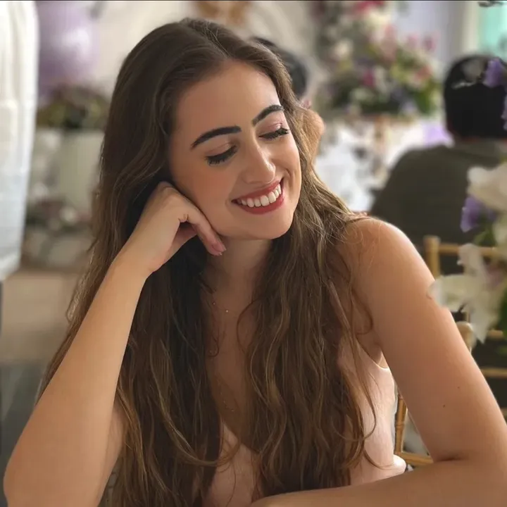 chezzlaura