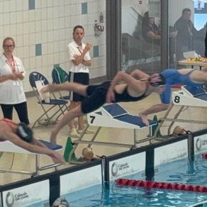 freya_swims_
