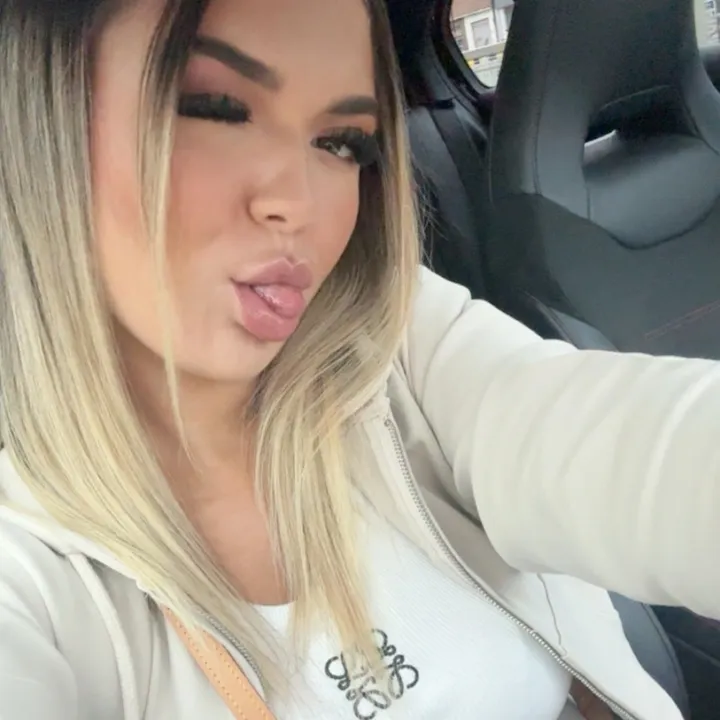 kellydvv