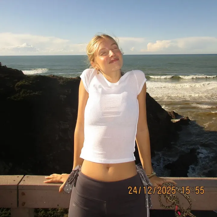 @ella_kania