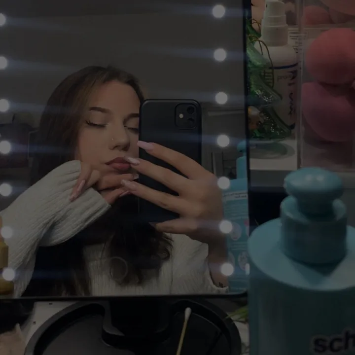 28._larissa
