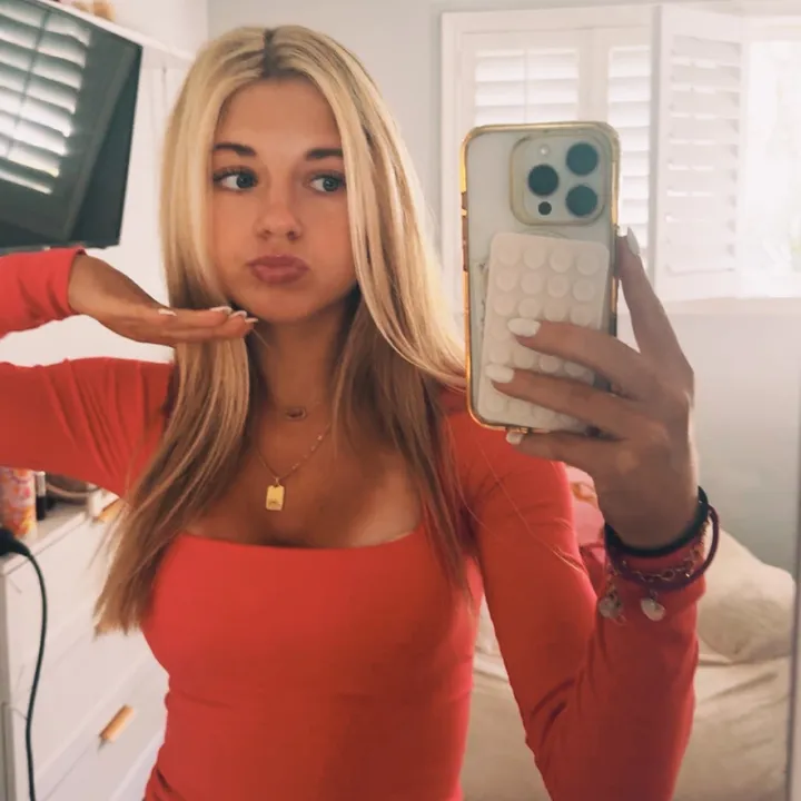ashleyyy..b