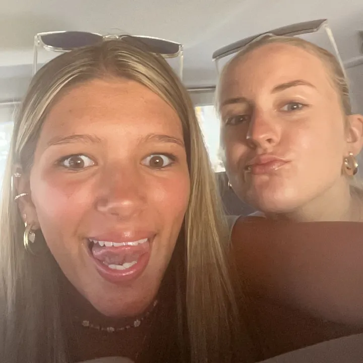 sofaisabadass